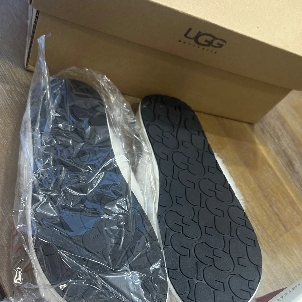 UGG Soft Cream Furry Slippers - Picture 5 of 6